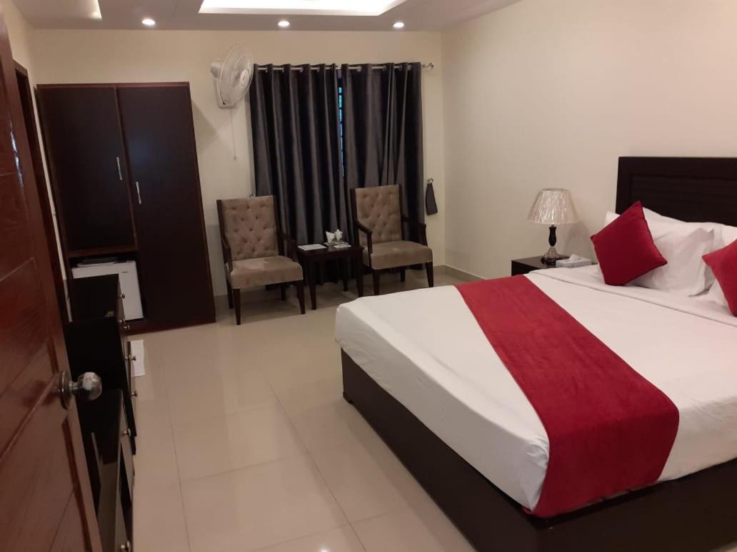 Hotel Noor Plaza ลาฮอร์ ห้อง รูปภาพ